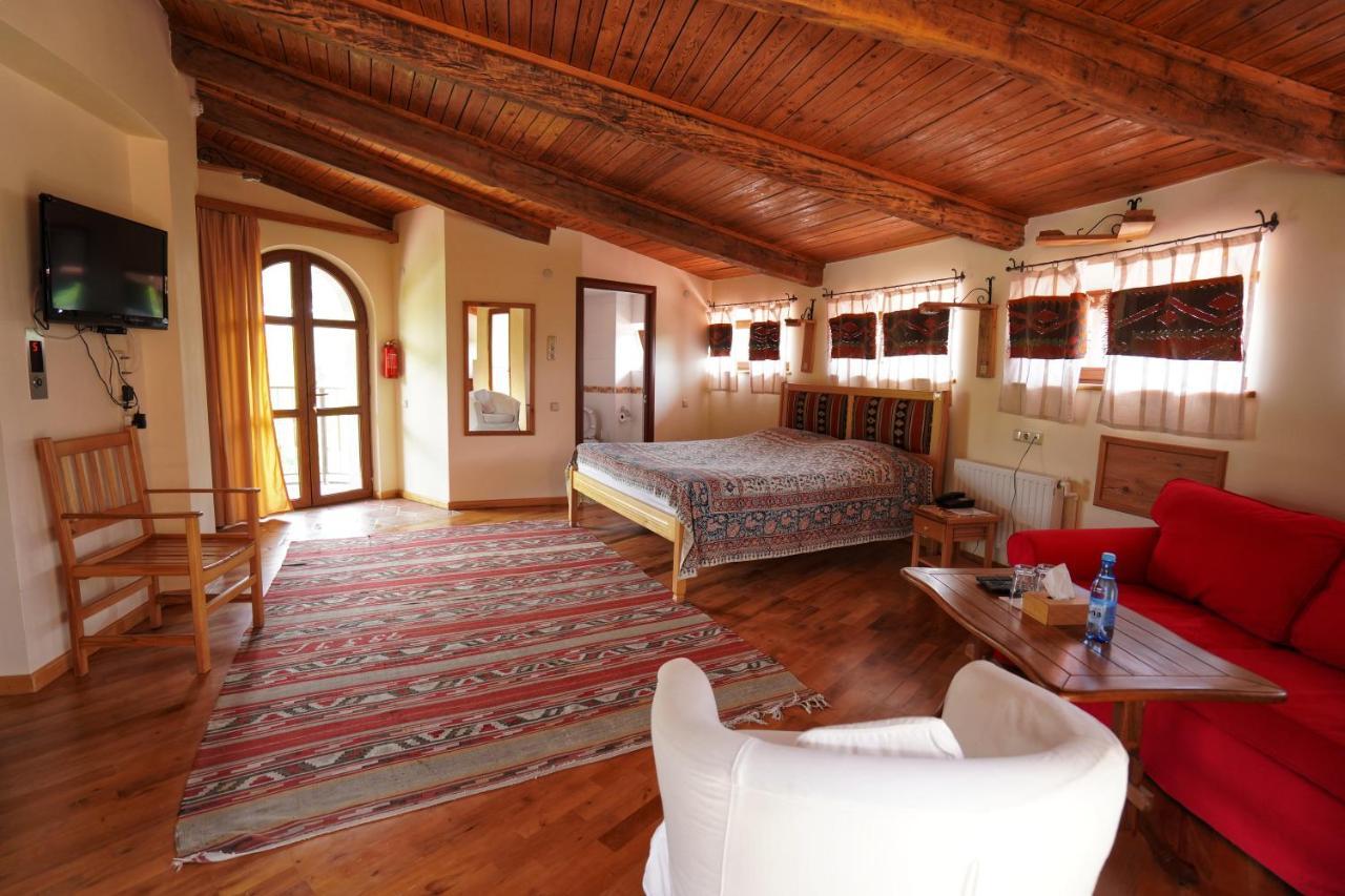Hotel Mirhav Goris Exterior photo