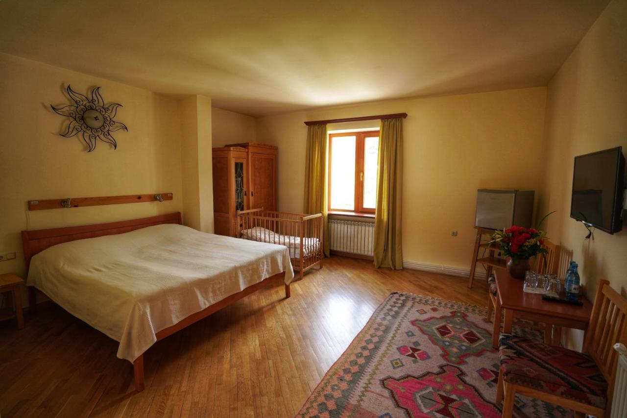 Hotel Mirhav Goris Exterior photo