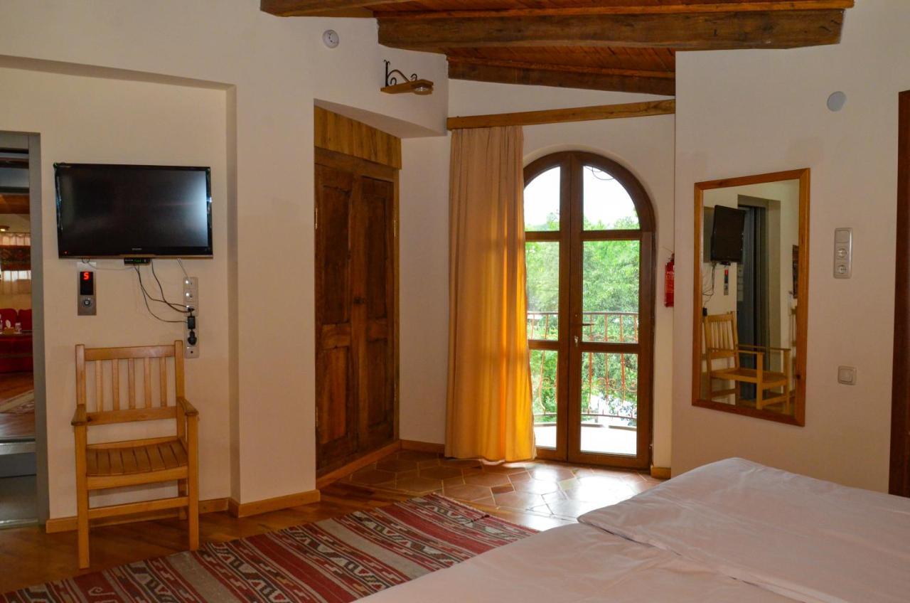 Hotel Mirhav Goris Exterior photo
