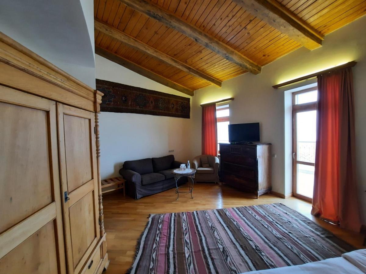 Hotel Mirhav Goris Exterior photo