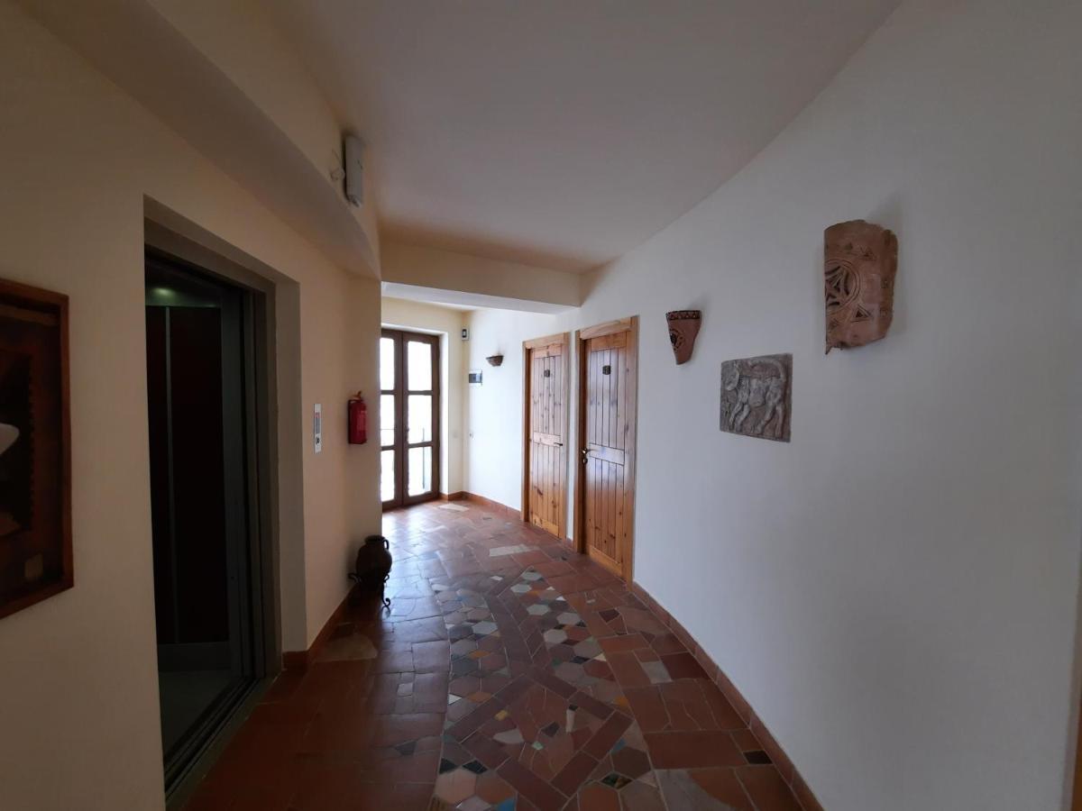 Hotel Mirhav Goris Exterior photo