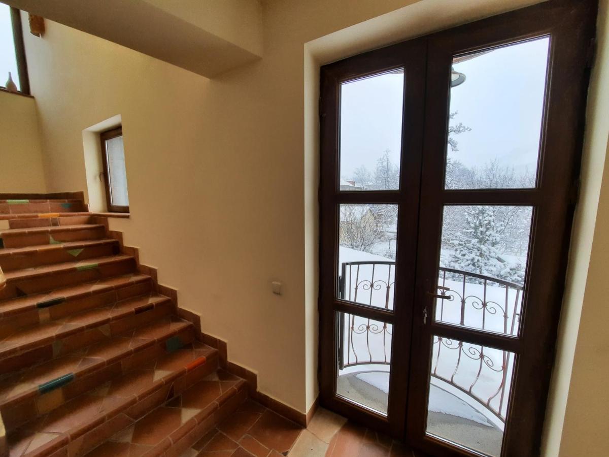 Hotel Mirhav Goris Exterior photo