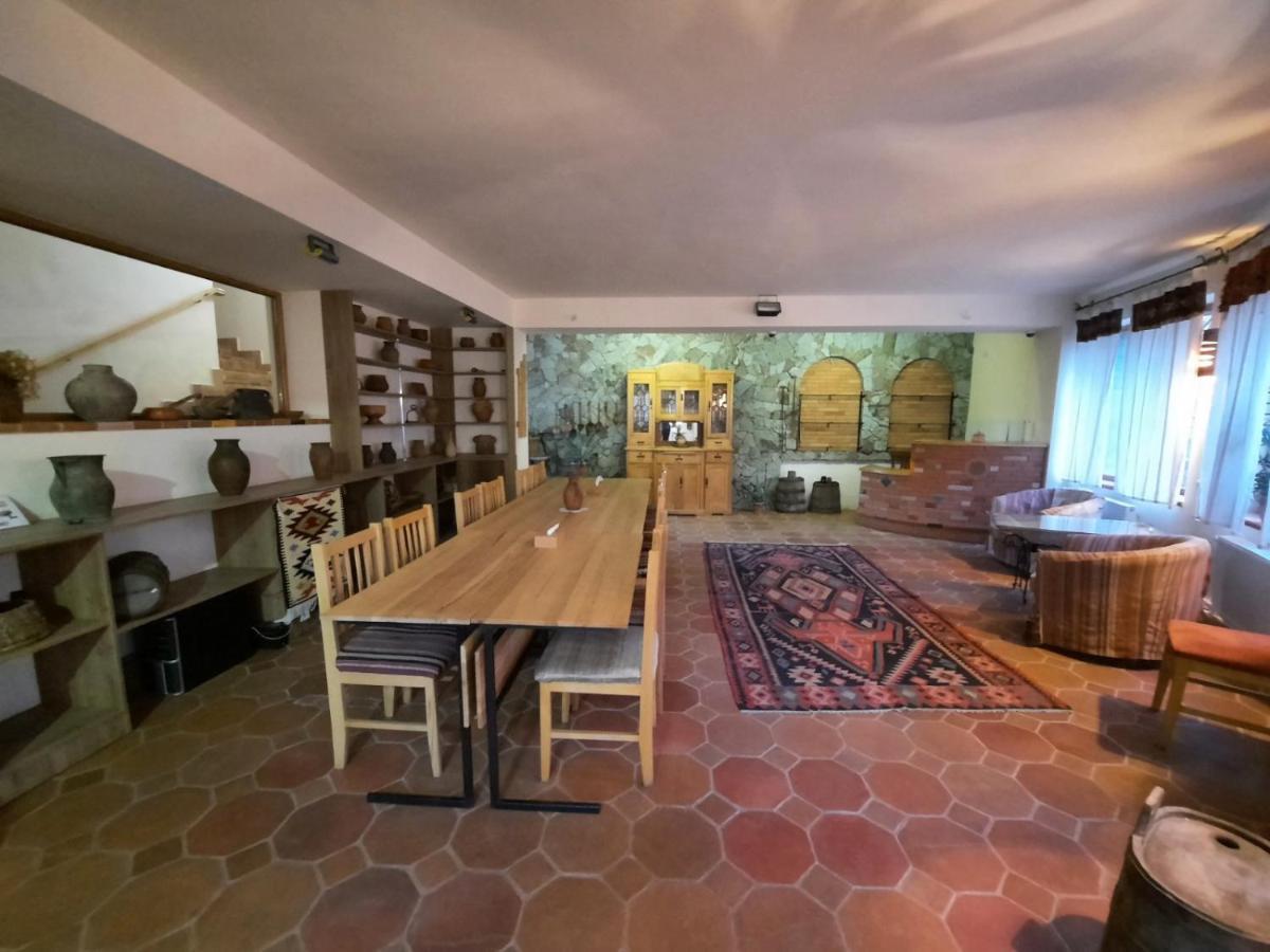 Hotel Mirhav Goris Exterior photo