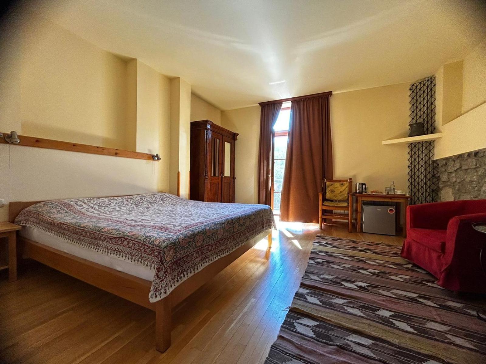 Hotel Mirhav Goris Exterior photo