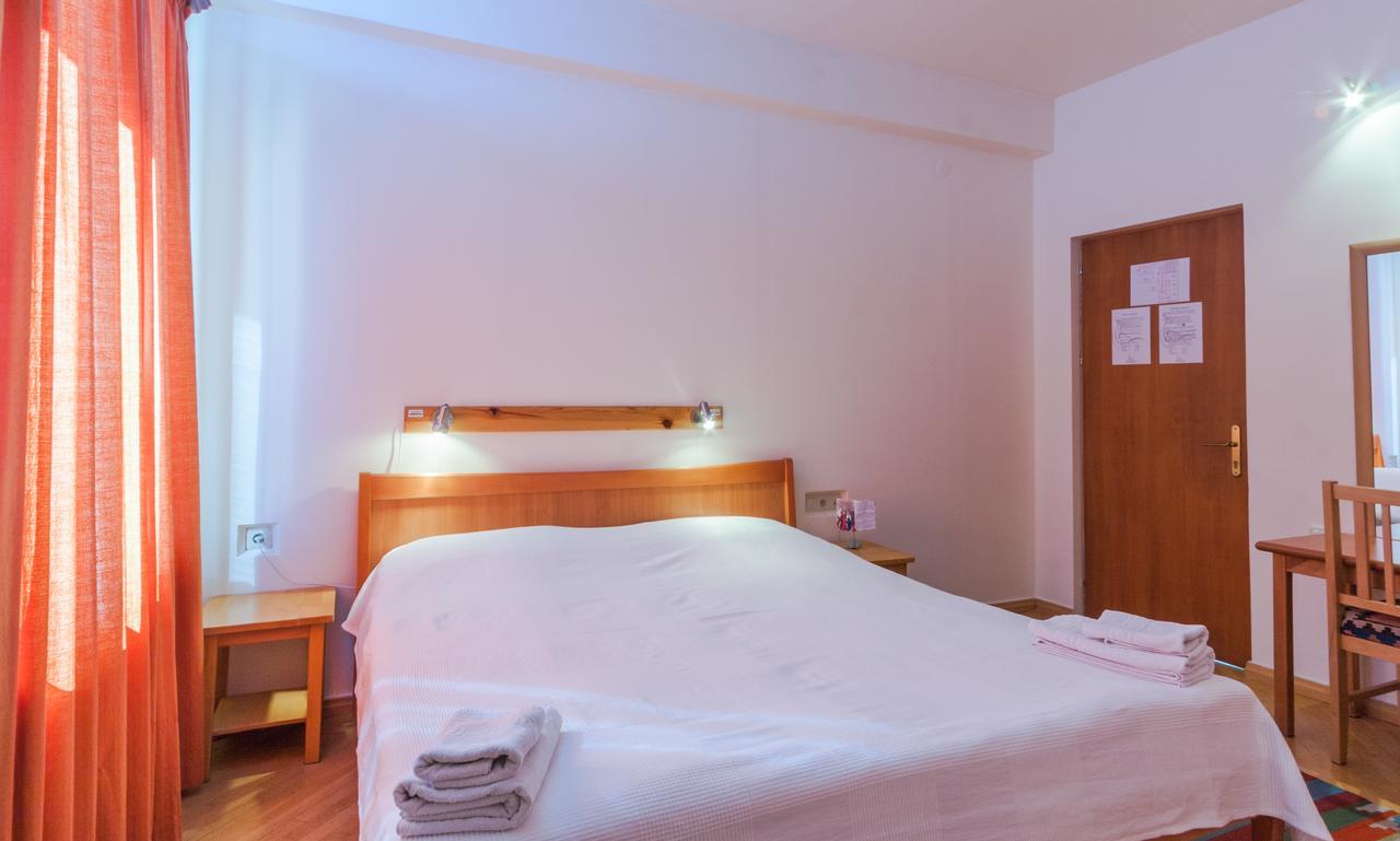 Hotel Mirhav Goris Exterior photo